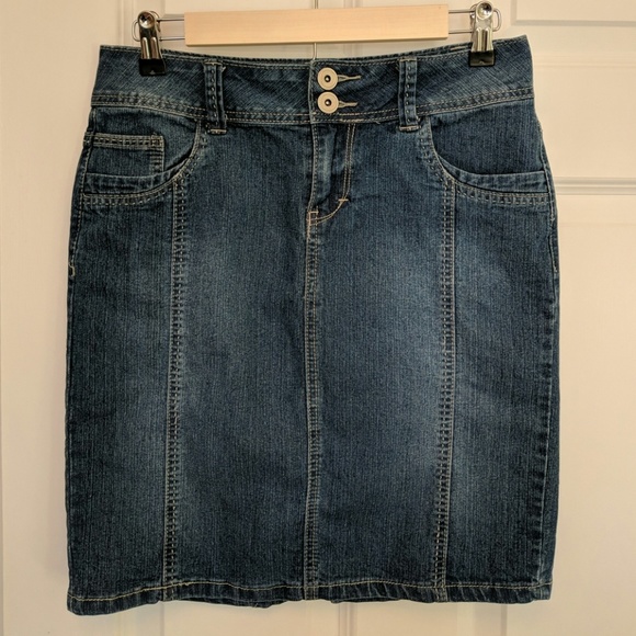 Dress Barn Dresses & Skirts - Dress Barn Denim Skirt Petite Med